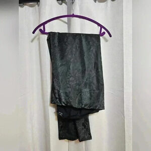 Plus Size Snakeskin Faux Leather Leggings